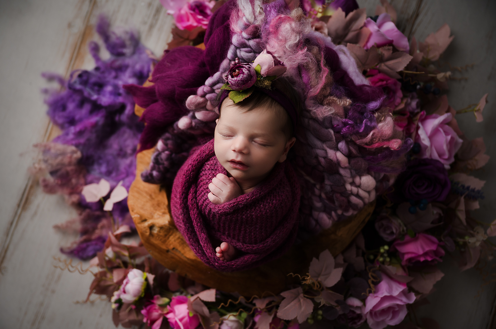 Studio Photo à Liège, photographe professionnelle en Belgique, Studio Photo Grossesse, photo maternité, photographe bébé, photographe naissance, photo de famille, Liège photo, Photographe Belge, Studio Photo Wallonie, nouveau-né, futures mamans, shooting nouveau-né, newborn photography, Studio Photo Pro, Portraits artistiques, Workshop, formation photo, Jessica Thirion