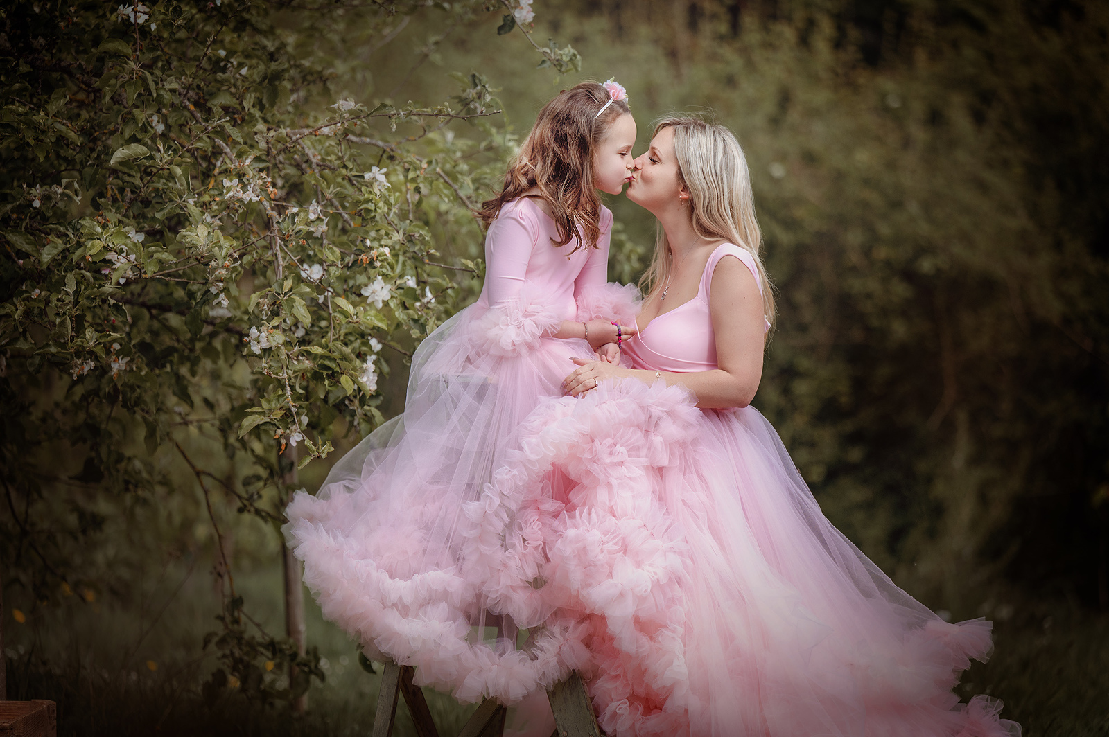 shooting Famille et enfants, photographe de famille Liège. Photo en Extérieur spéciale Fête des Mères, Petite Snorkys photographe, Jessica Thirion - 2022