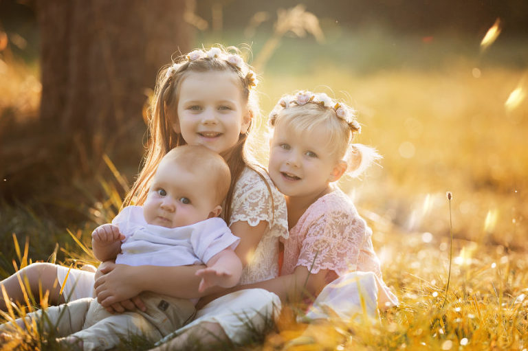 Famille, Château de Modave, Photographe Lifestyle, Province de Liège, Photo d'enfant, photographe bébé, photographe famille Liège, reportage photo extérieur, couché de soleil, photo naturelle, séance photo famille