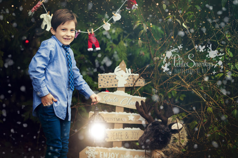 bébés, Christmas, décor féerique, décoration de noël, enfants, Esneux, Famille, Fêtes, Jessica Thirion photographe, Liège, Liège Photographe Studio, Magie de Noël, Petite Snorkys, Photo fête de fin d’année, photo magique, photo noël, photograhe Noël, Photographe, photographe Liège, photographe noël, photographie Noël, photos rouge, sapin, Séance photo famille NoËl, Studio, Studio Esneux, Studio Famille Noël, Studio photo Tilff