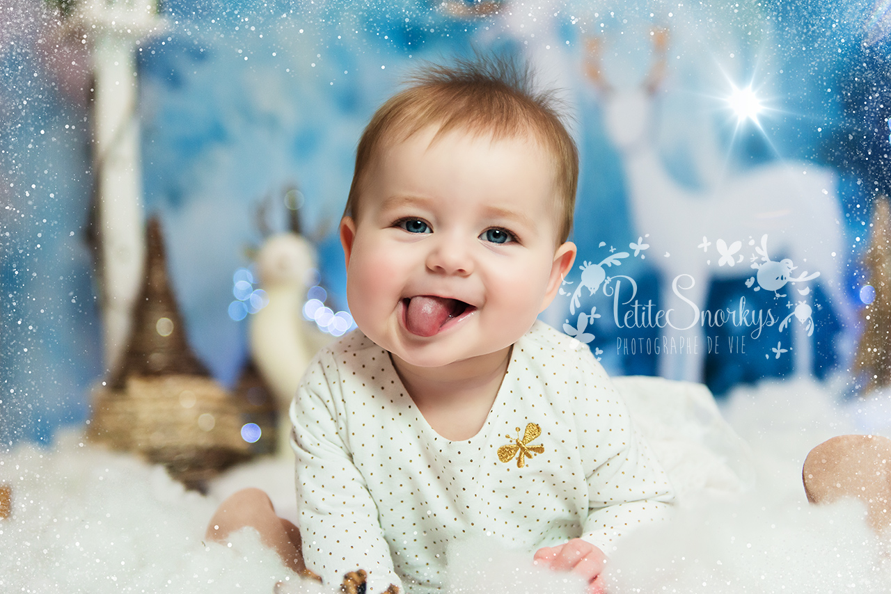 mini shooting noel, shooting noel, studio noel, Noël magique, Extérieur décor Noel, Lifestyle hivernal,Christmas, décor féerique, décoration de noël, enfants, Esneux, Famille, Fêtes, Jessica Thirion photographe, Liège, Liège Photographe Studio, Magie de Noël, Petite Snorkys, Photo fête de fin d’année, photo magique, photo noël, photograhe Noël, Photographe, photographe Liège, photographe noël, photographie Noël, photos rouge, sapin, Séance photo famille NoËl, Studio, Studio Esneux, Studio Famille Noël, Studio photo Tilff