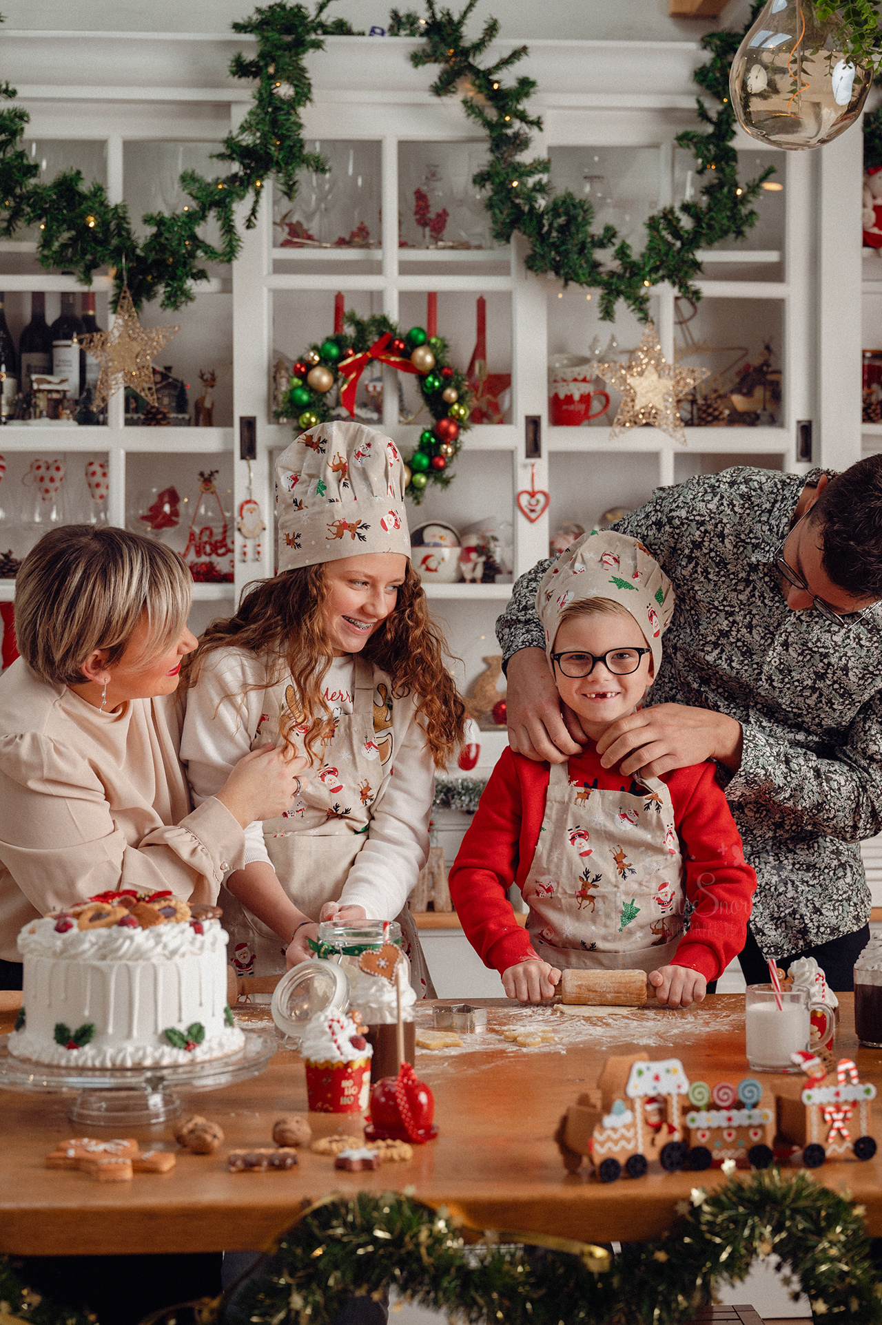 Petite Snorkys, mini session noel, christmas time, shooting Noël, Papa NoËl, studio NoËl, photo de noel, père noel, magie de noel, souvenirs de noel