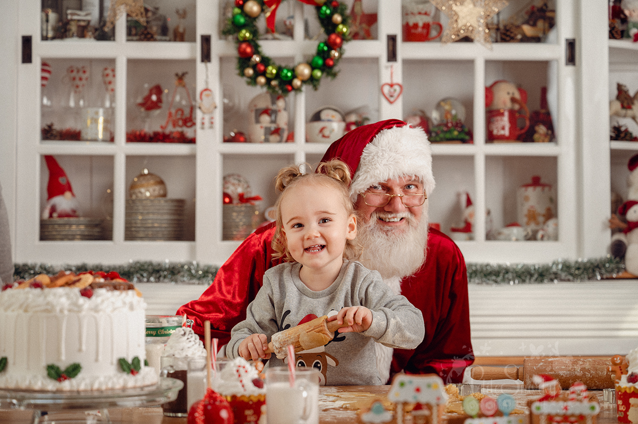 Petite Snorkys, mini session noel, christmas time, shooting Noël, Papa NoËl, studio NoËl, photo de noel, père noel, magie de noel, souvenirs de noel